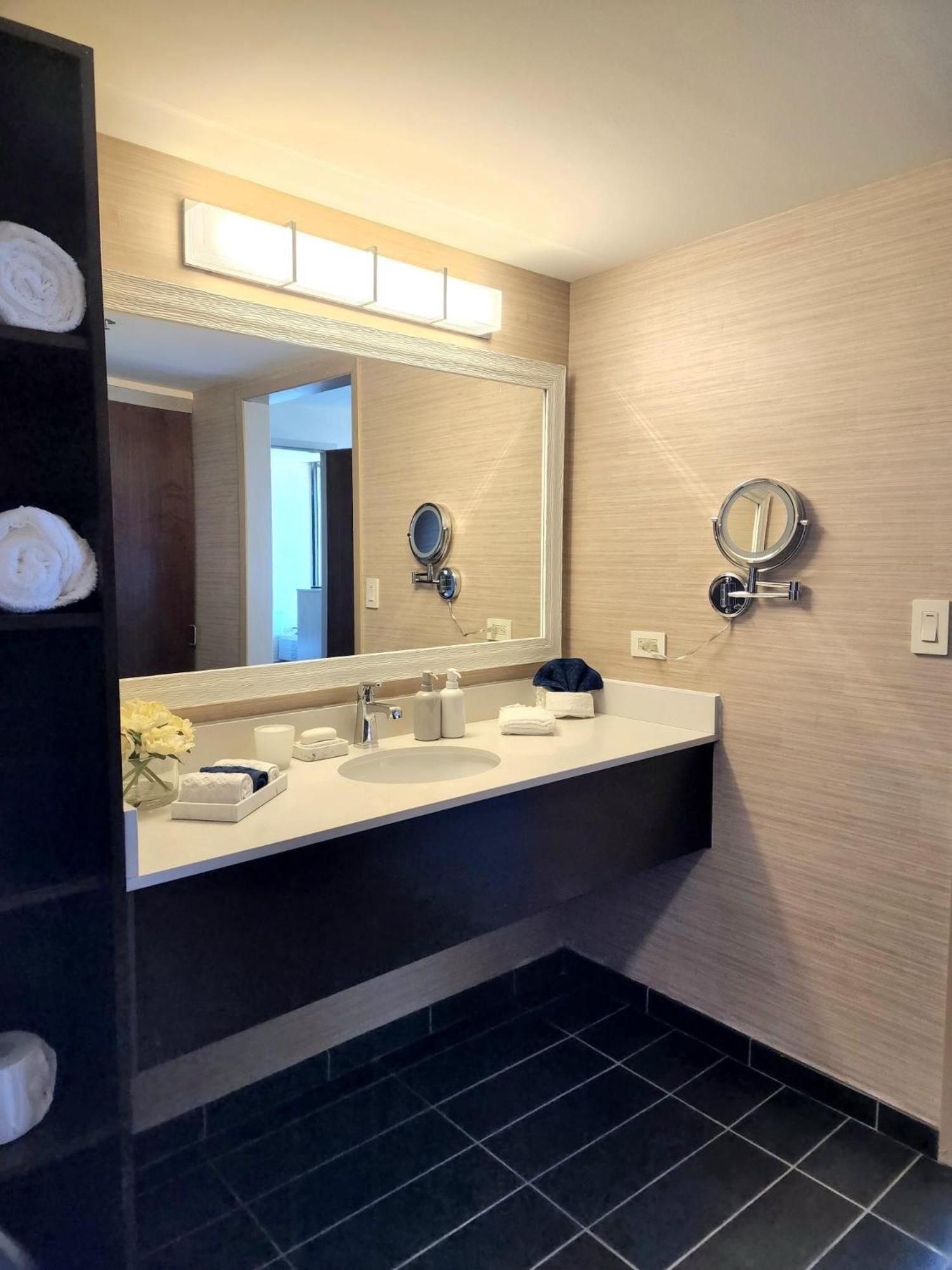 Illinois Beach Hotel Zion 外观 照片